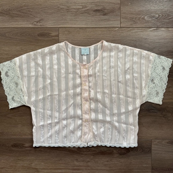 Coquette VTG Cropped Blush Pink Blouse with Metallic Thread Vintage Feminine - Picture 3 of 12